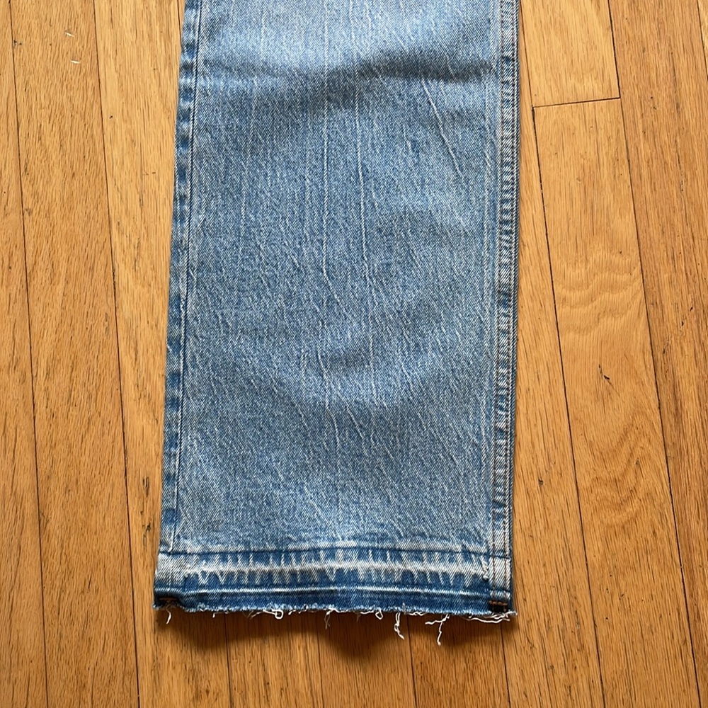Abercrombie & Fitch High Rise 90s Relaxed Jean - Picture 10 of 14